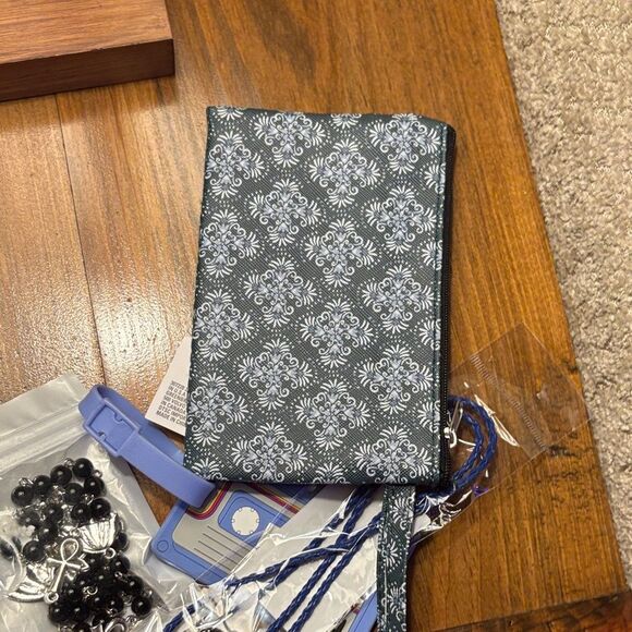 Yellow Leather Card Holder and Accessories - Picture 13 of 16